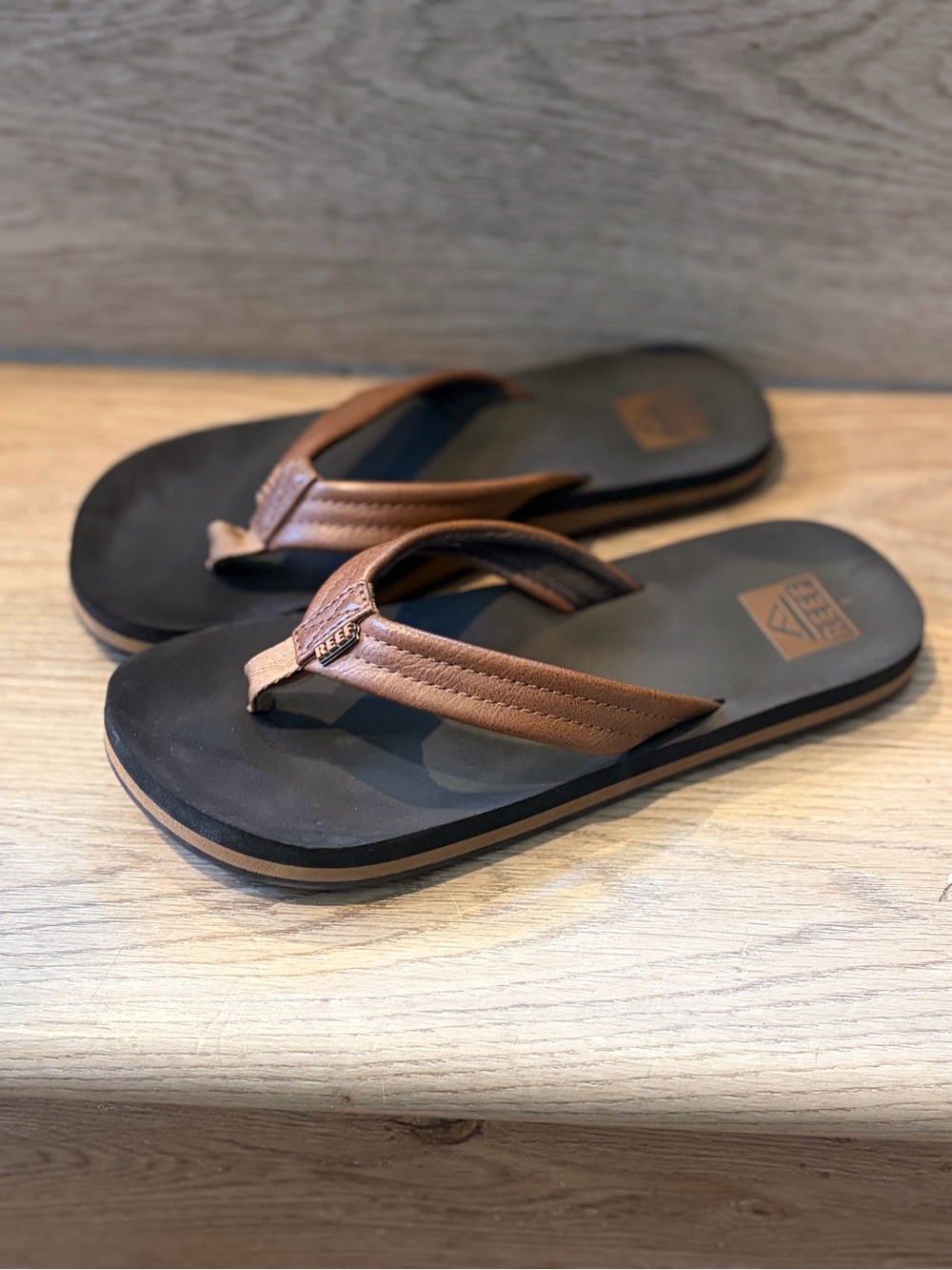 Reef kids Brown and Black Leather Flip Flops